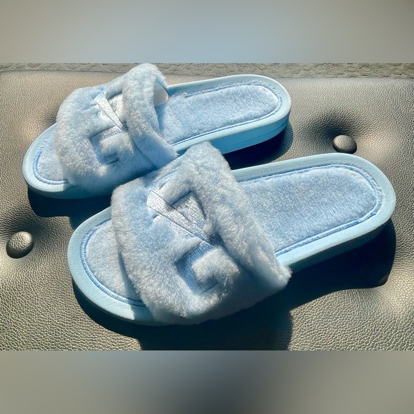 NIB APL SHEARLING ICE BLUE PLUSH SLIDES SZ 9 WUR 40 - Picture 1 of 12